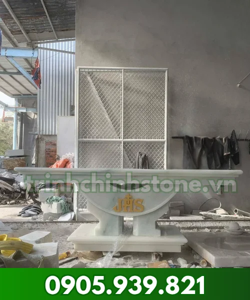 Bàn lễ đá M19